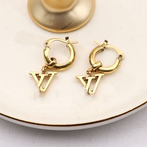 Projektant Prosty V Marki Mankiety Ucha dla kobiet moda retro biżuteria złota litery kolczyki