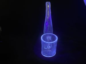 Курительные трубы Новый дизайн UV Blue Proxy Glass Высококачественное приветствие