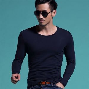 Männer Frühling Herbst Komfort Langarm Herren T-shirt Oneck Solide Polyester T Shirt Männer Klassische Farbe Allmatch Rot Blau Schwarz 220813