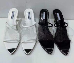 새로운 럭셔리 디자이너 여성 슬리퍼 투명 PVC 샌들 여성 편지 인쇄 여름 슬리퍼 슬라이드 레이디 플립 플롭 플랫 비치 데이트 신발
