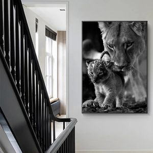 Löwin und Junges Schwarz-Weiß-Leinwandkunst Malerei Poster und Drucke Skandinavische Wandkunst Abstraktes Bild Wohnkultur Cuadros