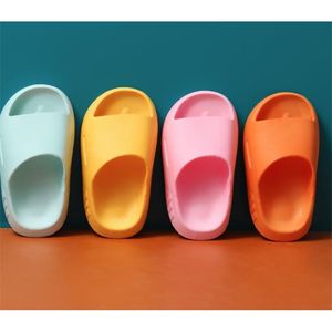 Barns tofflor sommar pinkycolor söta strandskor för pojkar flickor vattentäta antiskid badrum barn tofflor mjuk baby sko 220623