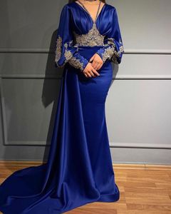 Plus La Taille Arabe Aso Ebi Bleu Royal Sirène Robes De Bal Dentelle Cristaux Perlés Soirée Formelle Deuxième Réception Anniversaire Robes De Fiançailles Robe