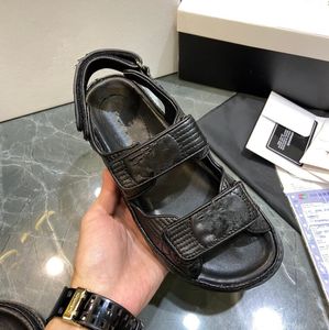 Moda Uomo Donna Sandali Pantofole Slide Designer Luxury Tacchi alti piatti Infradito Scarpe Piattaforma ricamata Sandalo in gomma Sandali in pelle Shoal designer 55