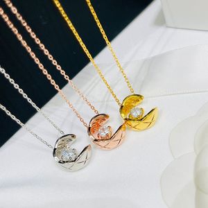 Designer Necklace Womens Diamond Pendant C Necklaces Men Ladies Gold Silver Chin Luxury Jewelry Women Mens Fashion Unisex Necklaces 2206174D