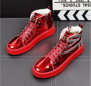 2022 Novo designer de luxo Shiny Rivet Men Sapatos Moda Tênis Spikes High Tops Men Punk Sapatos casuais Botas de rebite Zapatillas Hombre