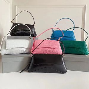 9A最高品質XXワニのエミードスモールフラップデザイナー女性アンダーアームトートバッグ本革ハンドバッグシープスキン並んでいる女性財布