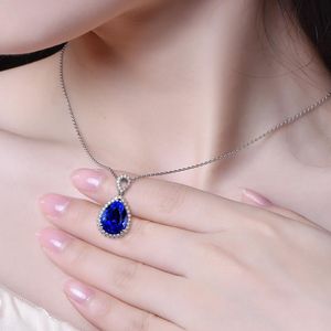 Kedjor Classic Luxury Cluster Pear-Shaped Sapphire Pendant with Water Drops European och American Fashion Engagement Necklace Jewelrychains