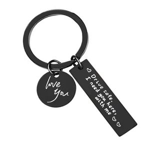 Keychains Lace Gravado Drive Safe I Preciso de você aqui Aço inoxidável Cadeias de teclas de barra longa para mulheres Acessórios de anel personalizados personalizados