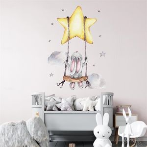 Bunny Baby Nursery Wall Stickers Cartoon Rabbit Swing on the Stars Stickers murali per camera dei bambini Adesivi rimovibili in PVC PVC fai da te 220727