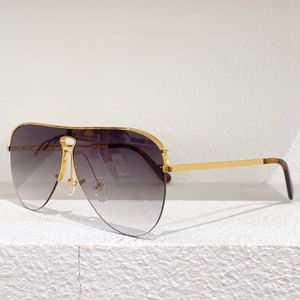 Die Sonnenbrille GREASE MASK SUNGLASSES verfügt über zahlreiche Marken, darunter clevere Muster, wunderschön auf den Bügeln eingravierte Gläser und Originalverpackungen