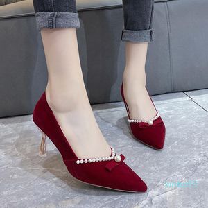 Отсуть обувь элегантные женские жемчужины заостренные пальцы на ногах Сексуальные красные бархатные свадьбы для женщин невесты на высоком уровне