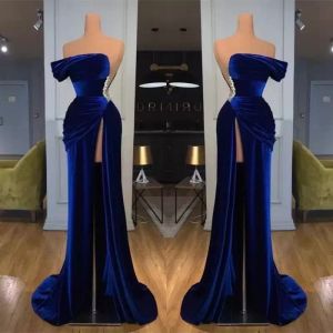 جديد 2022 Royal Blue Off-the-Konder Long Prom Fevid Dresses Velvet Volvet Backless Prom مع تقسيم BC11436 B0613G12