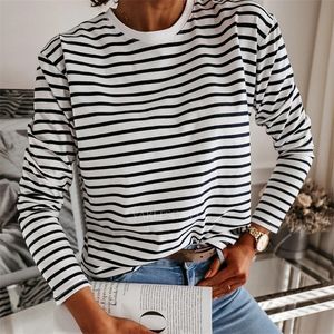 여성 흑백 줄무늬 o 목 캐주얼 탑 긴 소매 느슨한 풀오버 티셔츠 Srping 패션 한국 셔츠 220805