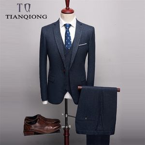 メンズスーツデザイナースリムフィットグルームウェディングスーツ最新のブルービジネススーツ高品質3ピースフォーマルウェアプッシーサイズS4XL 201106