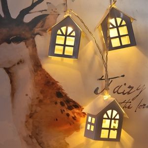 QYJSD LED Wood House String Light Garland House anos Anos de Natal Festas de casamento Fada Luzes de Fada NEVELTY Decoração de 201203