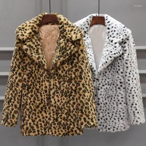 Женская шерстяная смеси моды Женщины Женщины зима 2022 Корейская версия свободного ягненка из искусственного меха леопарда.