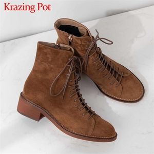 Krazing Pot neue Vintage britische Schule Kuh Wildleder atmungsaktiv runde Zehen Med Heels Campus Schnürung Winter warm halten Stiefeletten L67 201105