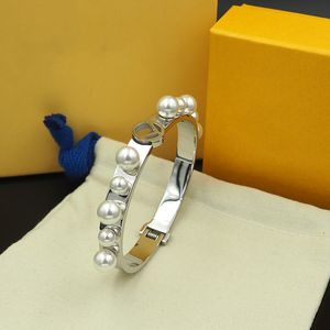 Women Designer Armband Gold Pearl Bangle Fashion Luxury Silver Chain Link Pendent Armband Party Wedding Jewelry Armband Box Nice 2207201R
