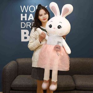 PC CM Kawaii Rabbit Plush Toy Beautiful Wears spetskjolkudde fylld mjuk födelsedag Xmas gåva J220704