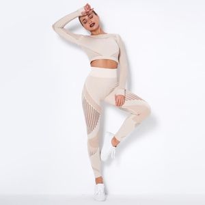 Yoga Outfit Winter Hollow Out Peach Hip Seamless Pants Women's Long Sleeve And Legging Set Quick-Drying Workout Clothes SuitYoga