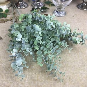 Plastikowy eukaliptus gałąź sztuczną aranżacje kwiatowe sztuczne liście do dekoracji ślubnej Zielone liście fałszywe rośliny n