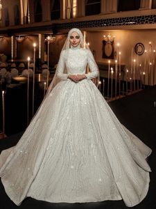Muslimska fancy långa ärmar bröllopsklänningar paljetterade brudklänningar hög hals glitter lång tåg brudklänning skräddarsydd