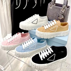 2021 Designer Women Nylon Casual Shoes Gabardine Classic Canvas Sneakers Brand Wheel Lady Stylist Trainers Fashion Platform Solid Höjd med Box Dust Bag