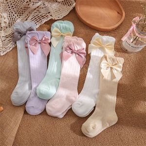 Enfant en bas âge bébé filles longs bas bébés mignons solide élastique arc chaussettes à volants enfants jambières de sol