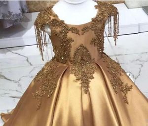 2022 Золотые платья с цветочным узором для девочек на свадьбу с овальным вырезом и рукавами, расшитые блестками, кружевные, хрустальные бусины, корсет с скользящим шлейфом на спине, Birthda204D