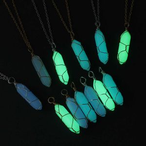 Glöd hexagonal kristall i halsband Lysande wire wrap sten hänge halsband smycken gåva till kvinnor män