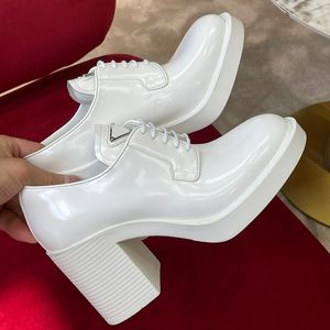 Dress Shoes Designer Dress Shoes for womens Comfortable high heels Classic triangle button decoration pumps Top quality patent leather 7.5cm chunky heel