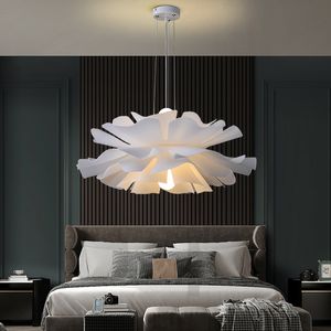 Lampada da camera da letto a soffitto Semplice moderno LED Warm Warm Indoor Outdoor Stampa Lampadario Nordic Design Petals Impianti di illuminazione