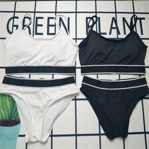 Sexy Split Swimsuith Bikini sólido Conjunto de roupas de banho esportiva de alta cintura com as almofadas de maiôs de maiôs de banho de verão nadando de nada preta cor branca