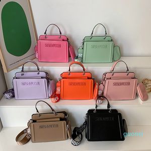 2022 borsa a tracolla di design borsa a tracolla a catena da donna borsa classica con patta borsa famosa borsa di lusso pochette per lo shopping portafoglio da donna capacità casual