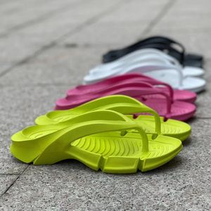 Designer Gruba Dom Platforma Kappy Kobiety 2022 Summer Sofe Sole Flip Flops Woman Comfy Non Slip Beach Buty