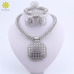 Jóias de jóias de prata de Dubai Mulheres Big Pingente Colar Moda Nigeriana Casamento Nigeriano Costume de Cristal Africano Conjunto de jóias de noiva 220716