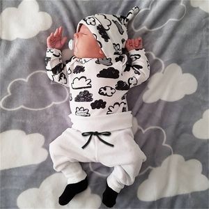 geboren Baby Jungen Mädchen Kleidung Langarm Cloud Print T-Shirt Bequeme Hosen und Hut Outfits Set Säuglingskleidung Anzug LJ201223