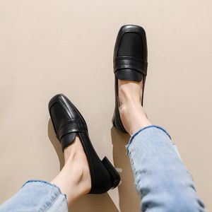 Sandaler Fashion Shoes Women England Style Office Lady Loafers Simple Solid äkta läderkohud mjuk casual kvinna FlatsSandals