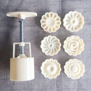 6PCSSet Flower Shaped Mooncake Mold 50g DIY Handtryck Fondant Moon Cake Mold Plastic Press Cookie Cutter Baking Tool 220815