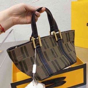 Totes Luxurys Borse Designer Tote Bags Donna Lettera Stampa Spalline Shopping in pelle Crossbody Borse femminili 230807