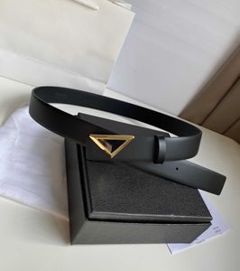 2022 Belt P Herrarna äkta läder Luxury Triangle Designerbredd 3.3 cm 3.0 cm bältesdesigner damer smidigt spänne nytt