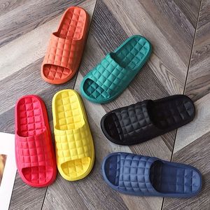 Mulheres chinelos internos sapatos chatos de verão chinelos de chinelos de chinelos de banho de banho feminina zapatillas de hombre 220707