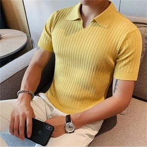 Camisas de pólo de estilo britânico Men tricotando camisas de manga curta de cor de lapela sólida