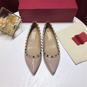 New 23ss Women Luxury Rivets Shoes fashion Brand Sandals Pumps Shallow Mouth Pointed womens dress shoes heels