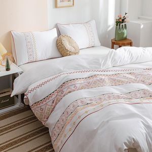 Yatak Setleri Avrupa ve Amerikan Ticareti 60 Full Pamuk Saten Yorgan Kapağı Nakış Çift 3 Parça Set Özel Yatak