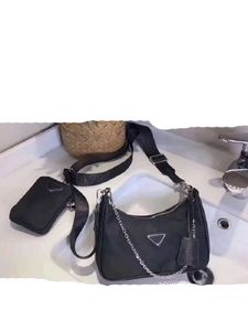 2022 Top quality handbags hobo for women shoulder bag ladyChest pack lady Composite Tote chains canvas handbag presbyopic purse messenger bags Wholesale amylulubb