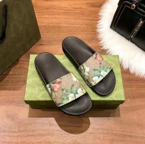 Par Home Slipper Classic Flowers Printing Flat Bottom Sandal Badrums tofflor av hög kvalitet sommar unisex flip-flops utomhus fritid strand sandaler