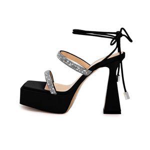 Sandálias reais damas cetim feminino couro genuíno robusto salto alto Summer Square Head Casual Plataforma Peep Toe Party Wedding Cross amarrado banda estreita diamante