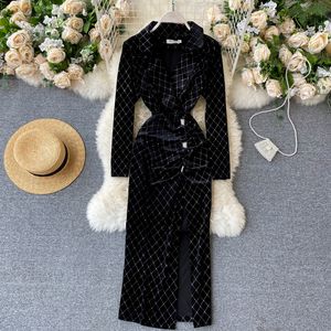 EW女性エレガントなベルベットのドレス韓国のファッションノッチの長袖Ruched Slim Vintageボディコンドレスセクシースプリットパーティードレス2022 GGG